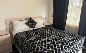 County Lodge Motor Inn